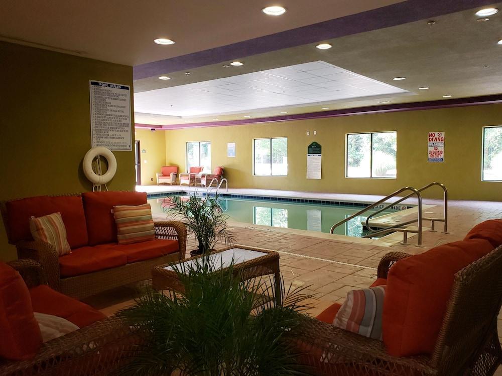 Wingate By Wyndham State Arena Raleigh/Cary Hotel Extérieur photo