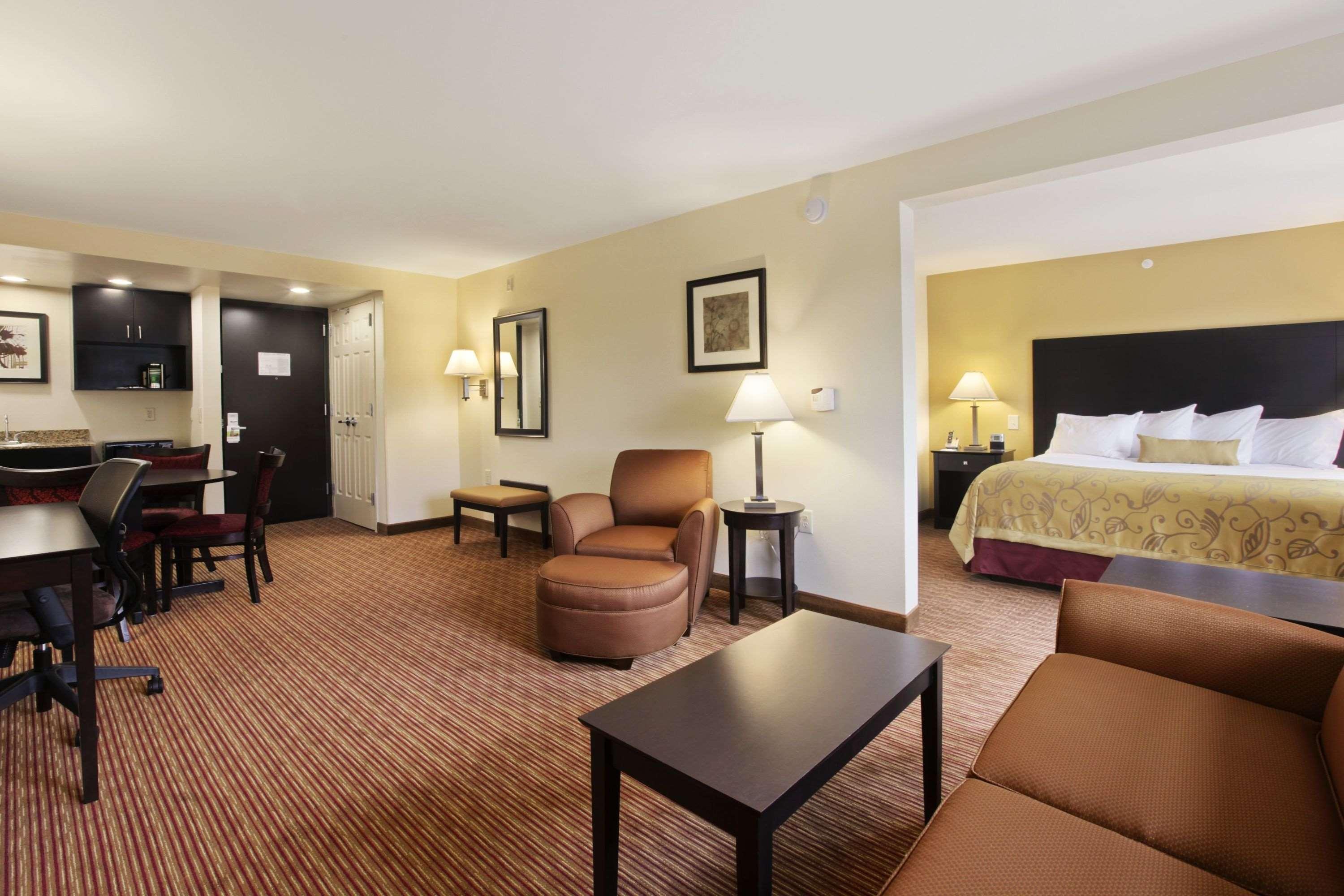 Wingate By Wyndham State Arena Raleigh/Cary Hotel Extérieur photo