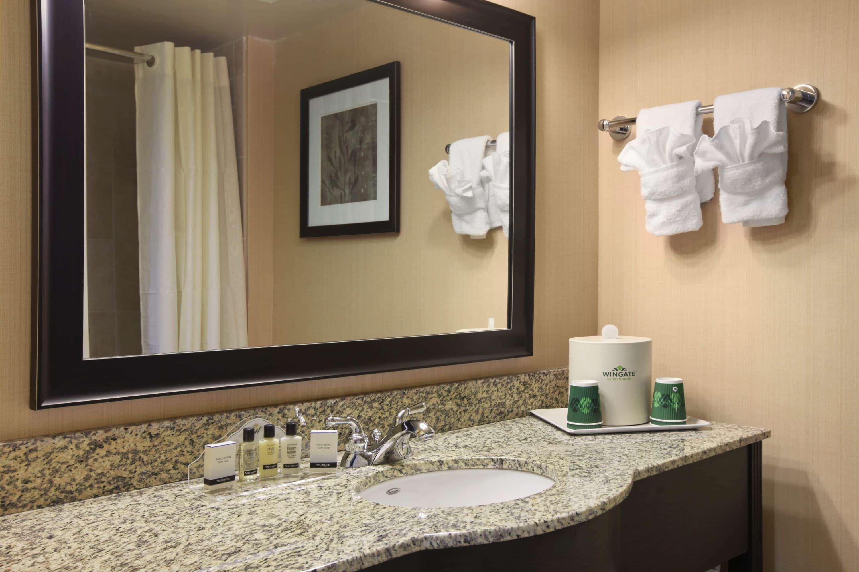 Wingate By Wyndham State Arena Raleigh/Cary Hotel Extérieur photo