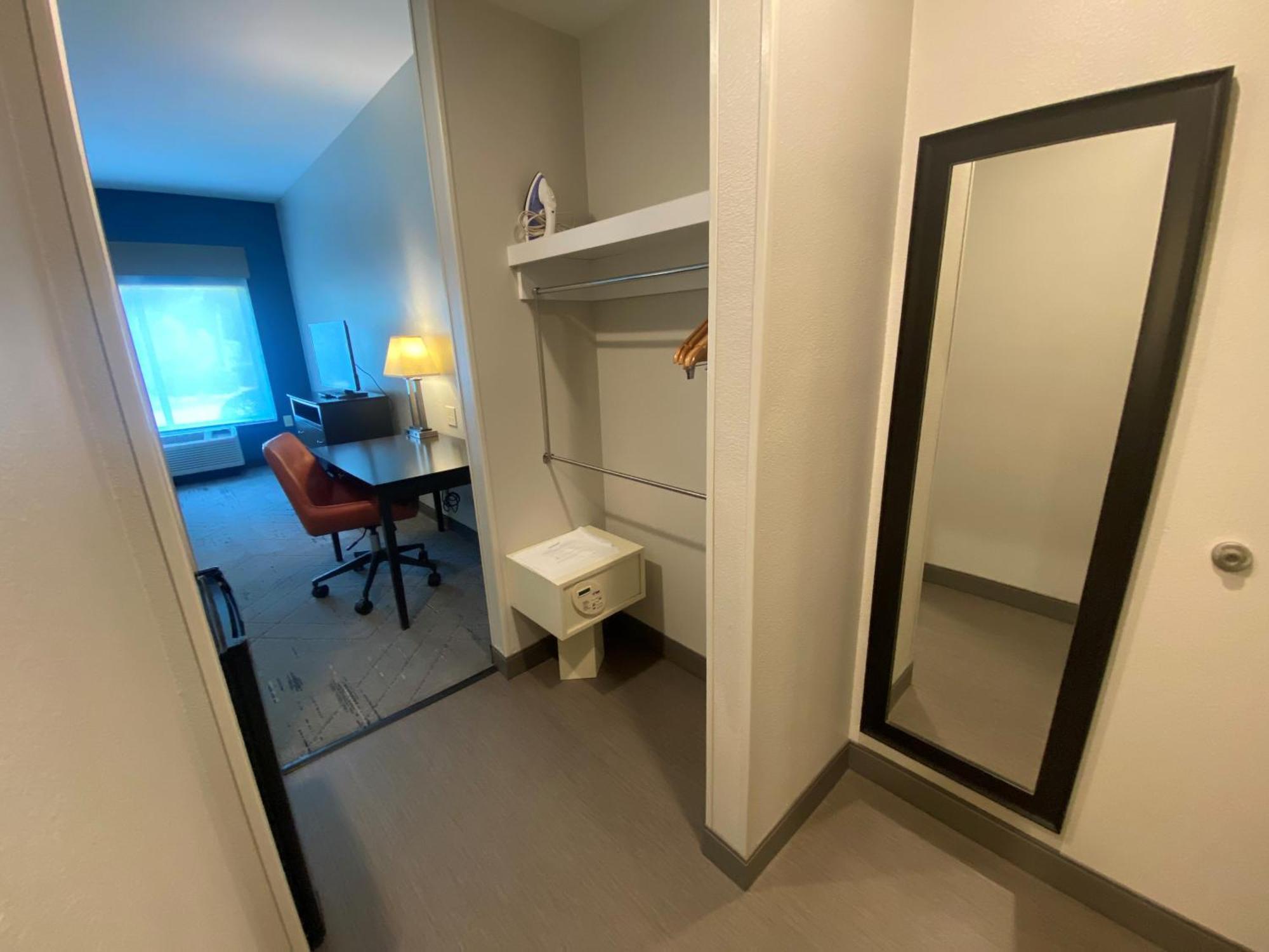 Wingate By Wyndham State Arena Raleigh/Cary Hotel Extérieur photo