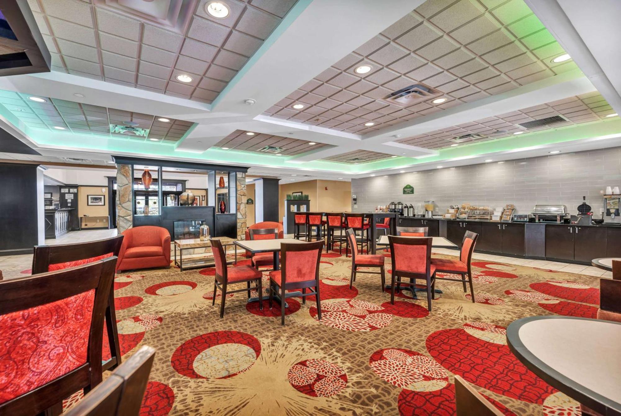 Wingate By Wyndham State Arena Raleigh/Cary Hotel Extérieur photo