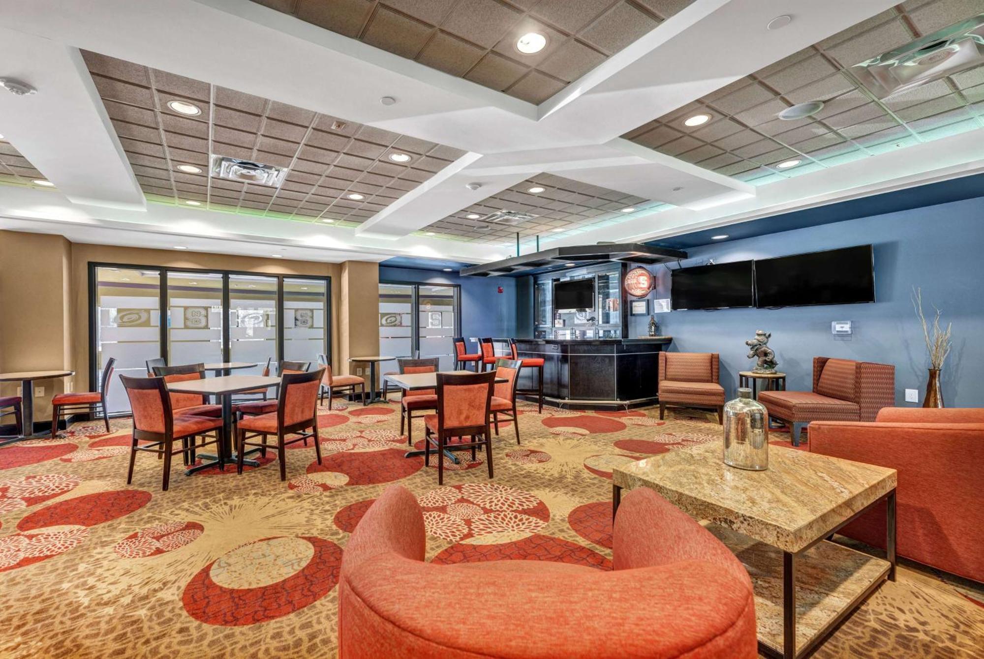 Wingate By Wyndham State Arena Raleigh/Cary Hotel Extérieur photo